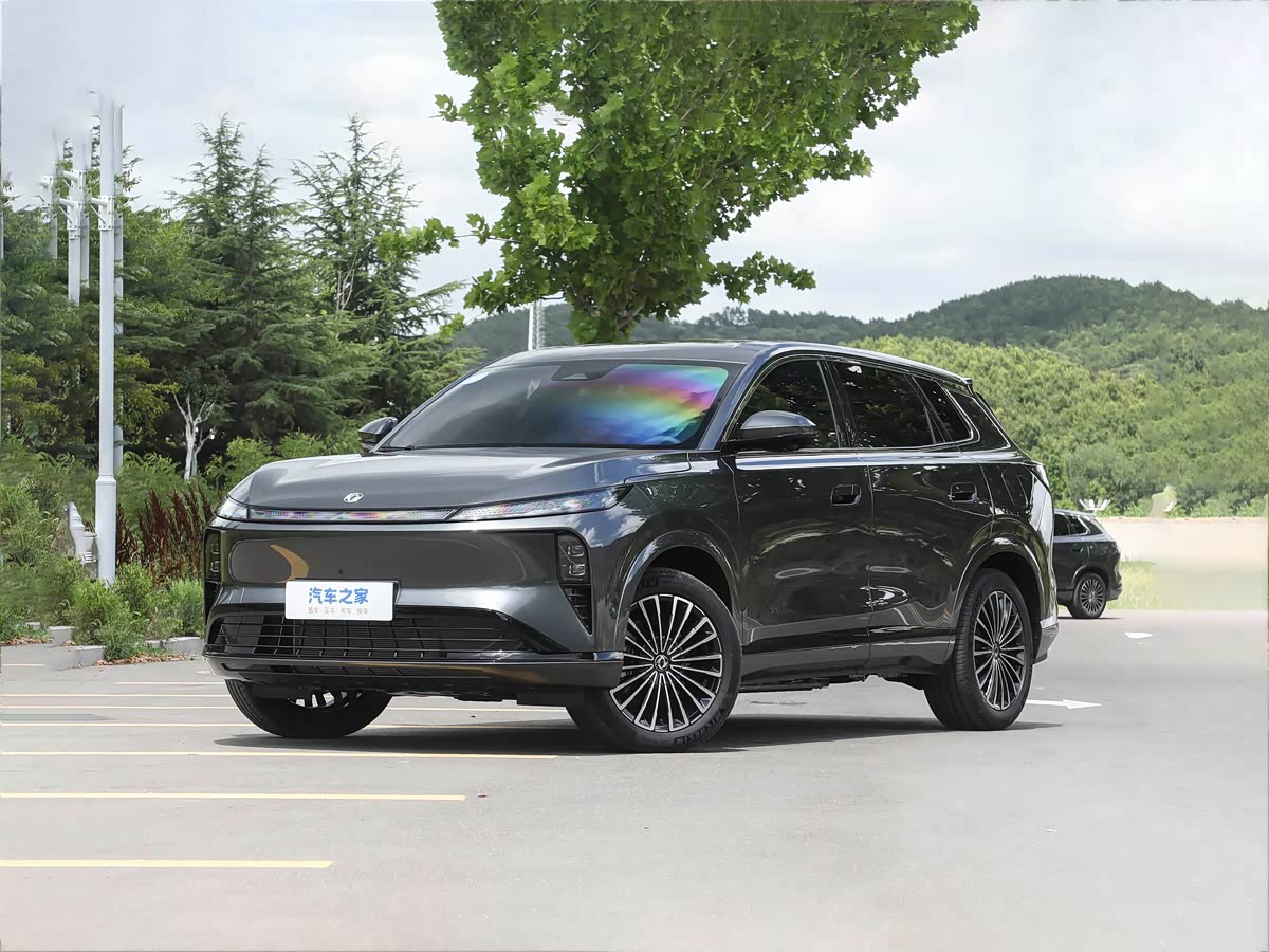 Dongfeng L8