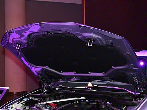 2025�� xDrive 40Li ������M�˶���ҹ��װ