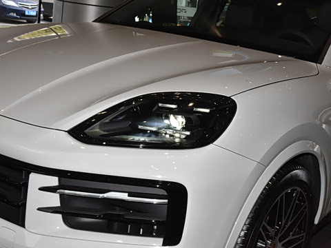 2026�� Cayenne Coup�� 3.0T