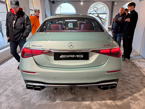 2025�� AMG S 63 L E Performance