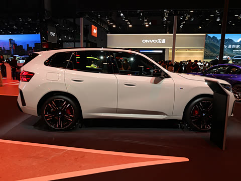 2025�� M50 xDrive