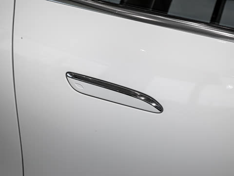 2026�� �Ŀ� E 260 L