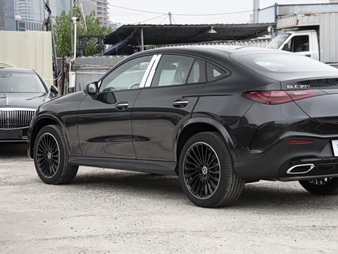 2026�� �Ŀ� GLC 300 4MATIC ����SUV