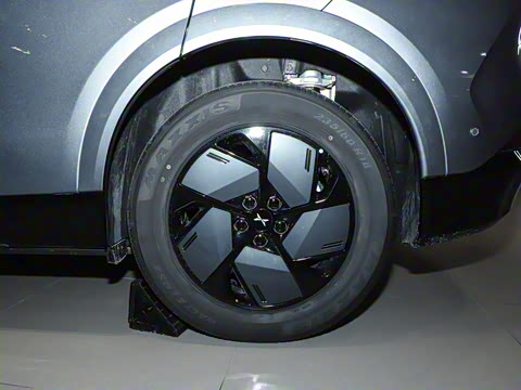 2025�� 625 ������ Max �Ƽ���