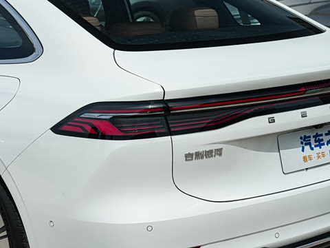 2026�� EM-i 235km ̽��+��