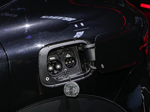 2025�� BRABUS ���ܰ�