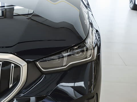 2026�� �Ŀ� 530Li xDrive M�˶���װ