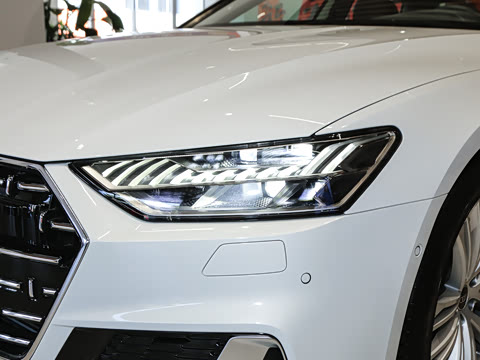 2025�� 45 TFSI quattro ������