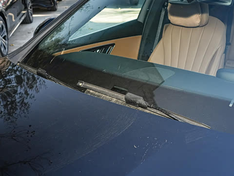 2026�� E 260 L �����