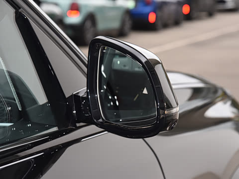 2026�� �Ŀ� xDrive 40Li ������M�˶���ҹ��װ