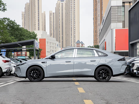 2026�� 535 MAX�����