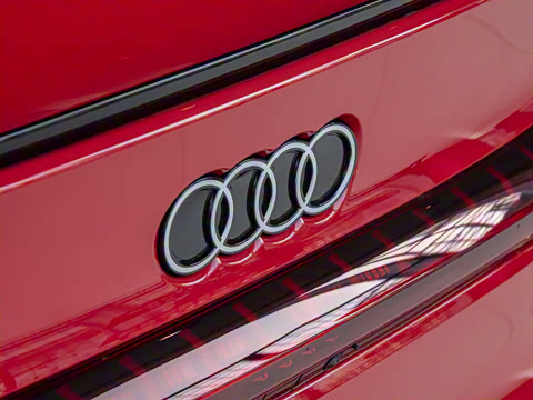 2026�� TFSI quattro 150kW �����޶���