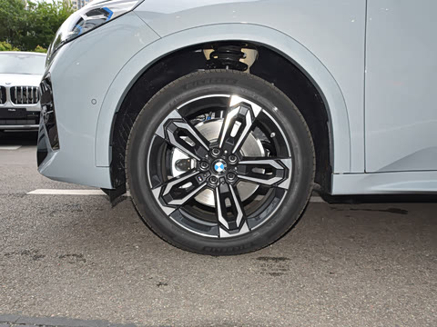 2025�� sDrive25i M�˶���װ