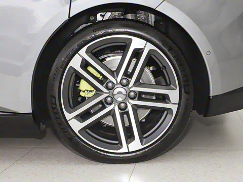 2025�� �ھ������ 100kWh