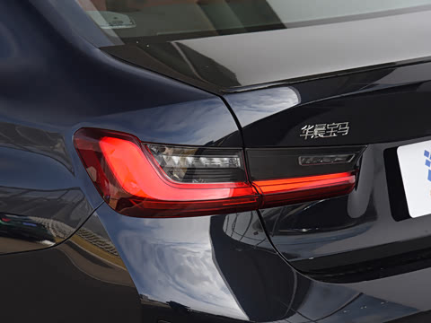 2026�� 330Li ������ M�˶���ҹ��װ