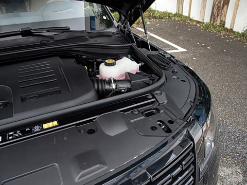 2026�� 3.0 L6 400PS AB�����