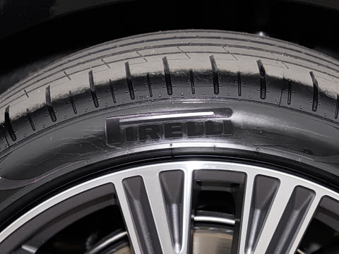 2026�� 55 TFSI quattro ����������