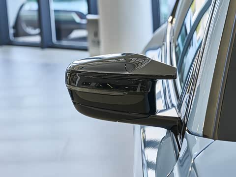 2026�� M240i xDrive