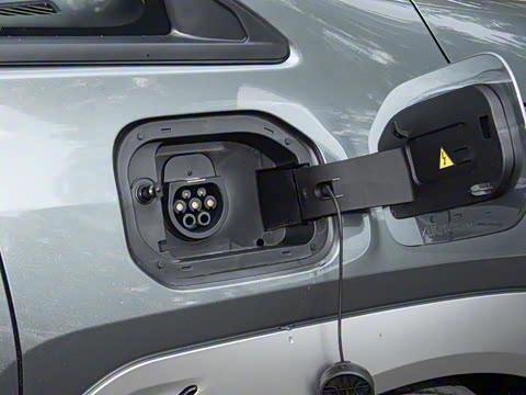 2025�� Plus 610 ������