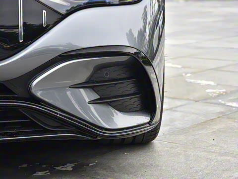 2023�� AMG EQE 53 4MATIC+