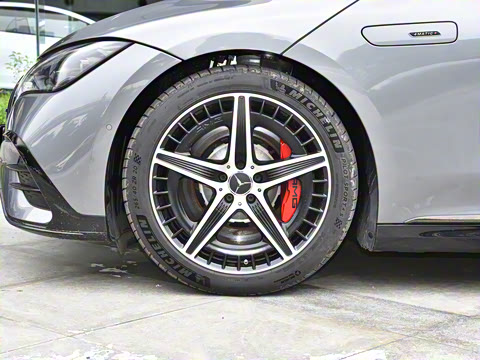 2023�� AMG EQE 53 4MATIC+