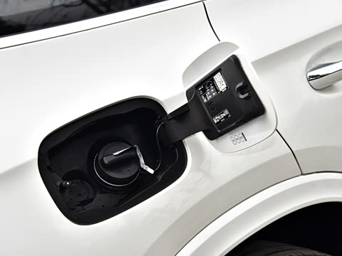 2026�� GLC 300 L 4MATIC ������