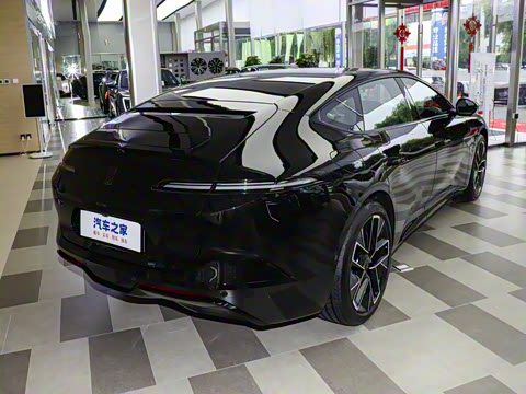 2025�� �Ŀ� Max���̰�