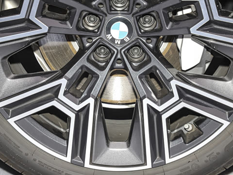 2025�� eDrive 40L M�˶���װ