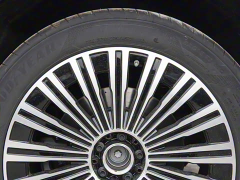 2025�� EQS 680 ���ݰ�