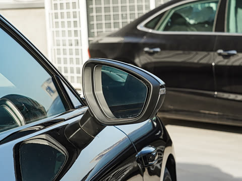 2026�� TFSI quattro 200kW �콢������