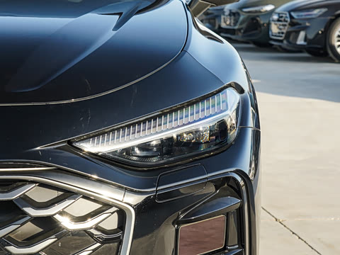 2026�� TFSI quattro 200kW �콢������