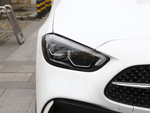 2026�� C 260 L �˶��ر��