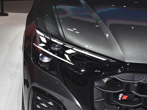 2026�� 4.0 TFSI 