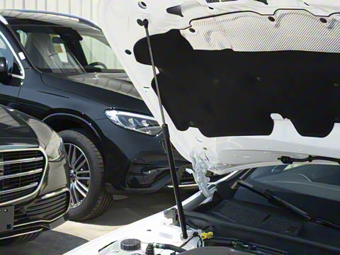 2025�� CLA 260 4MATIC ���ܳ�