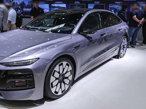 2026�� quattro Ǭ���Ǽݰ�