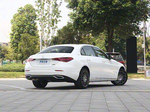 2025�� �Ŀ� C 260 L