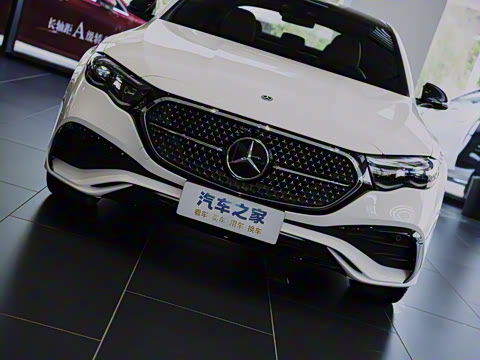 2025�� �Ŀ� E 300 �������˶���