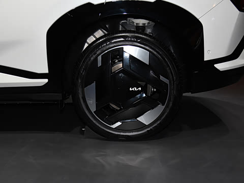 2025�� 580 Wave AWD GT-Line