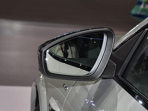 2026�� quattro Ǭ���Ǽݰ�