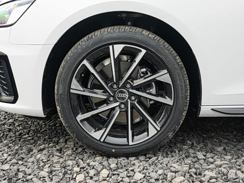 2026�� 200���������� 40 TFSI ����������