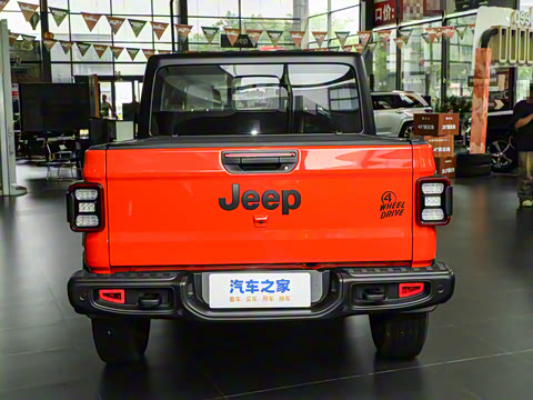 2023�� 3.6L Overland