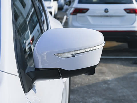 2025�� �Ŀ� ���� 2.0L CVT XV+���Ȱ�