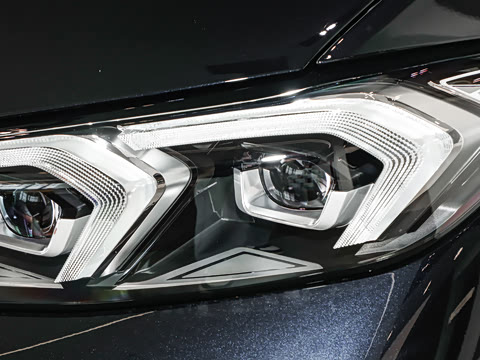 2026�� 325i M�˶���װ