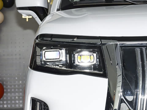 2026�� ���̰� 230����� 7��