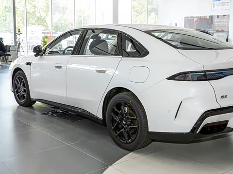 2026�� 535 MAX�����