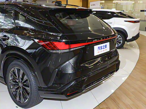 2026�� 500h ����F SPORT Performance