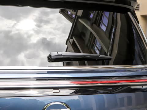 2025�� Ǭ�� UItra 6��