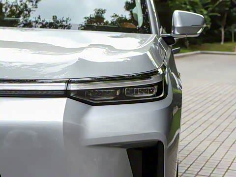 2025�� Ǭ�� UItra 6��