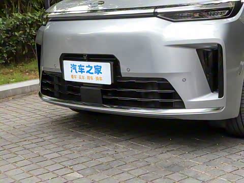 2025�� Ǭ�� UItra 6��