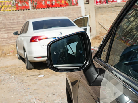 2026�� 2.0L ����������